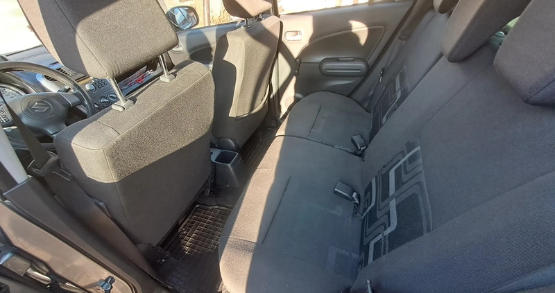 Suzuki Splash cena 18000 przebieg: 176000, rok produkcji 2011 z Białogard małe 37